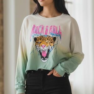 ROCK & ROLL CROPPED LONG SLEEVE TIGER SHIRT. TIE DYE, RELAXED, OVERSIZED. SIZE M
